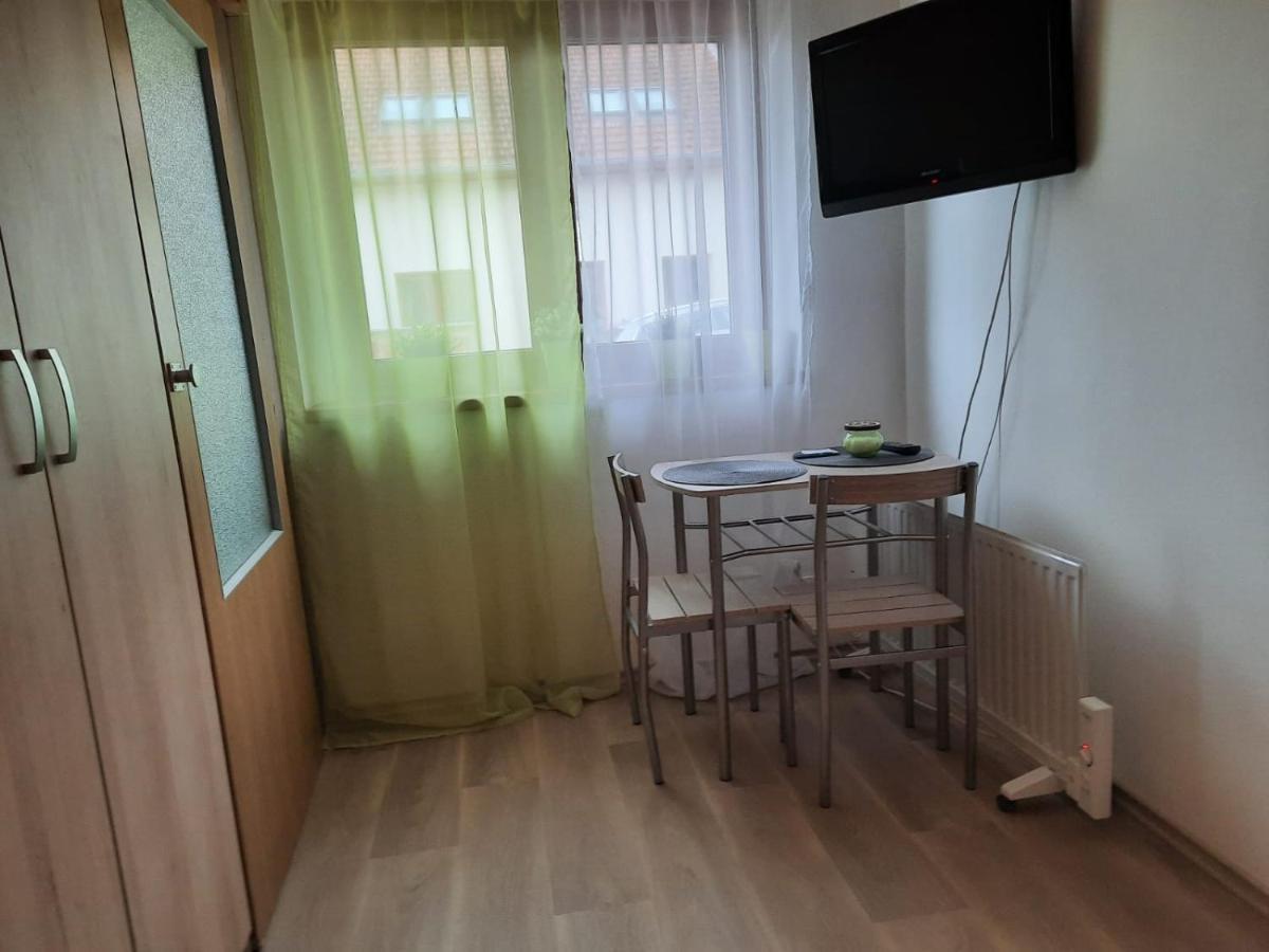 Utulne Studio U Marianskeho Udoli V Brne - Lisni Brno Exteriör bild